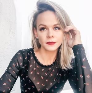 Meet your Posher, Robyn lynn